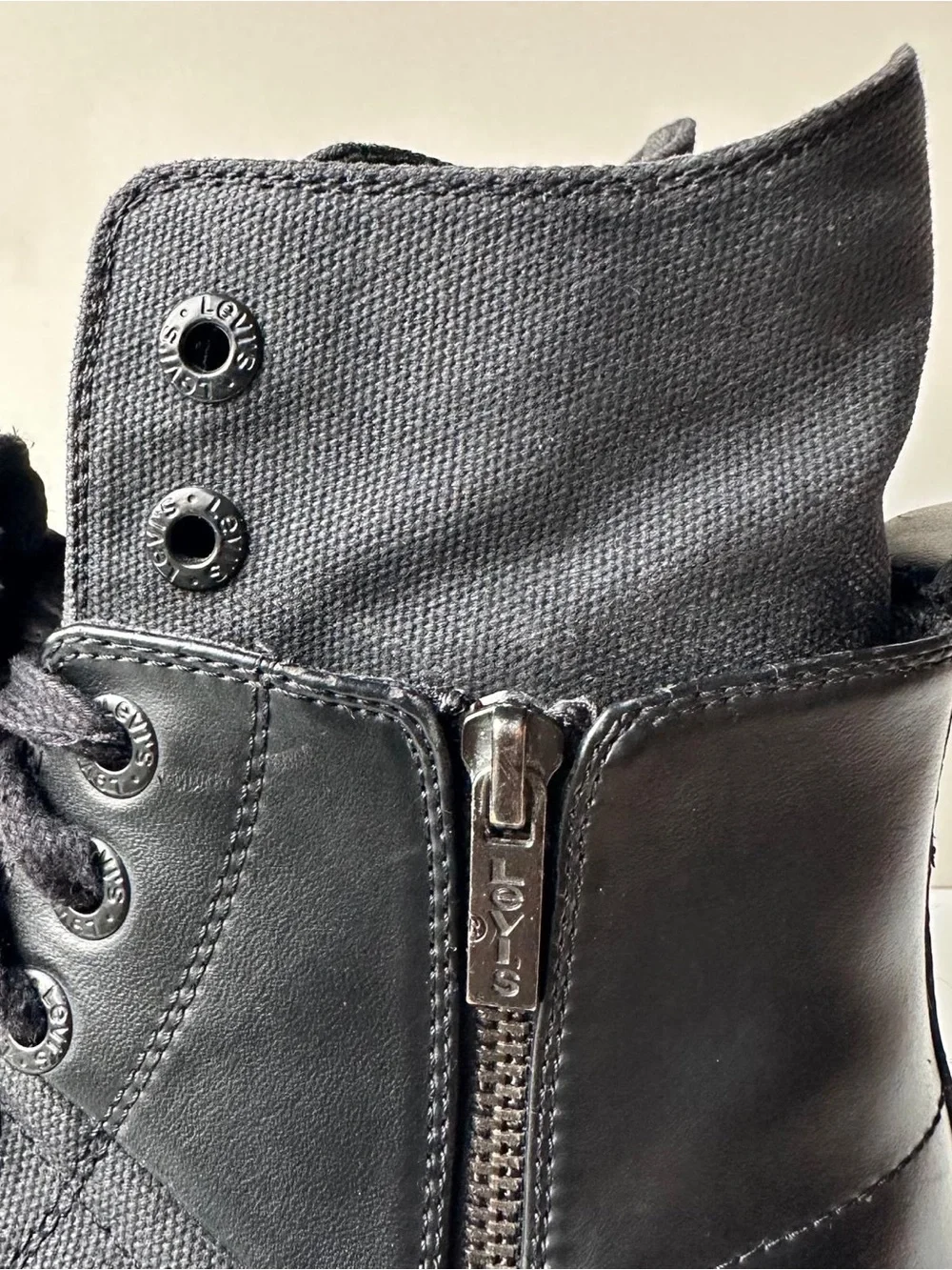 Levi's Men's Black Leather Canvas High Top Sneaker Boots Zip Lace Up Size 8.5
